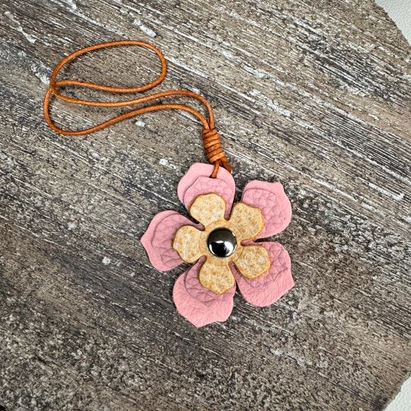 Leather Charm Flower Bag Charm Genuine Leather Purse Keychain NEW FAST SHIP - Picture 4 of 4